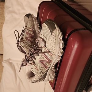 New Balance 412 XLT Trail Women’s Footbed Grey and Pink Lace Up Tennis Shoes